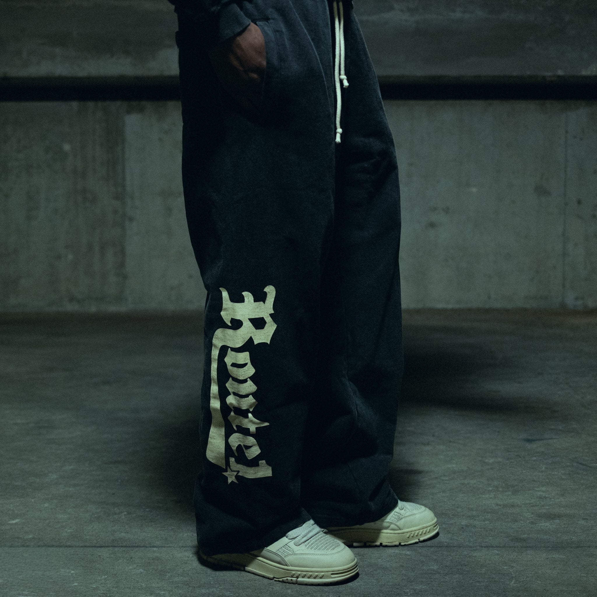 Route 1 Core Sweatpant — Carbon